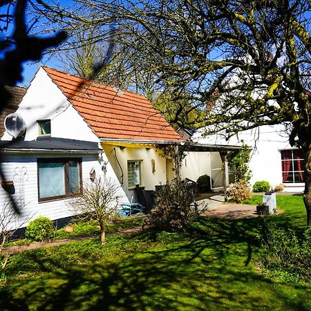 Gemuetliches Haus Mit Grossem Traumhaften Garten BRE Eksteriør billede