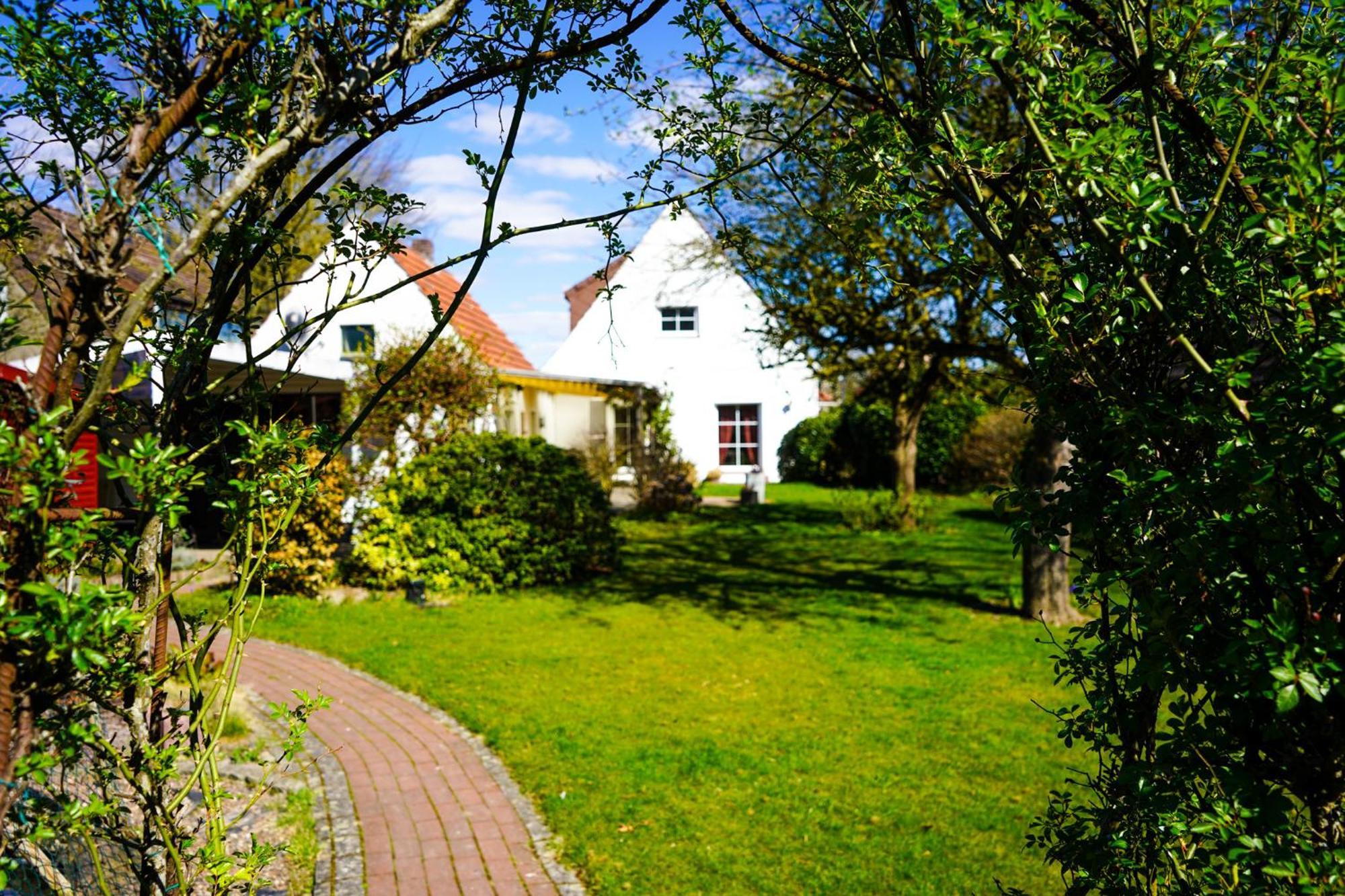 Gemuetliches Haus Mit Grossem Traumhaften Garten BRE Eksteriør billede